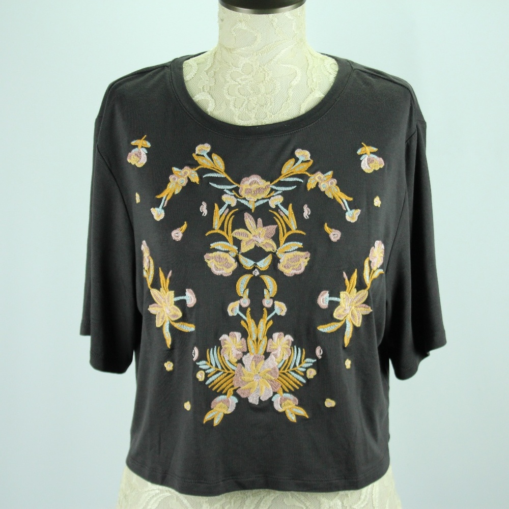 Juniors Women's Embroidered Tank Top Small blouse